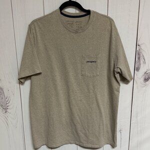 Patagonia Men’s Responsibili-Tee Pocket Graphic T-Shirt Size Large, Beige, EUC